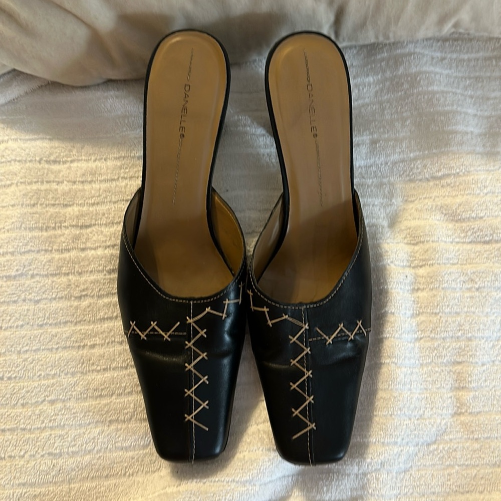 Sweet Vintage Mules by Danelle - Size 9.5 Medium